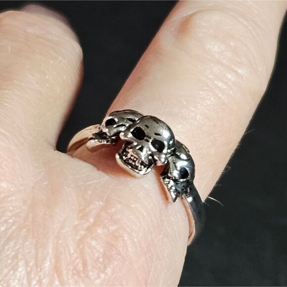 Other - *Sale* 18KRGP three skulls ring
